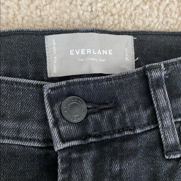 Everlane Cheeky Jean in Black - Picture 2 of 7